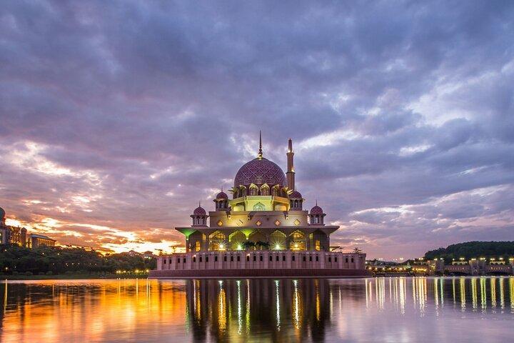 Excursion privée d'une demi-journée à Putrajaya avec croisière sur le lac