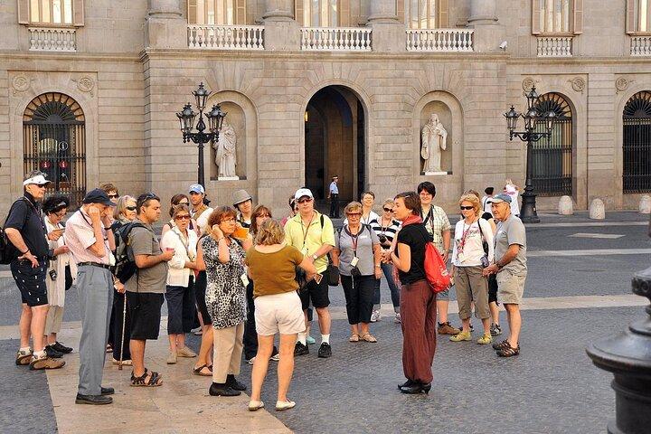 Barcelona Gothic Quarter Cathedral and La Rambla Walking Tour