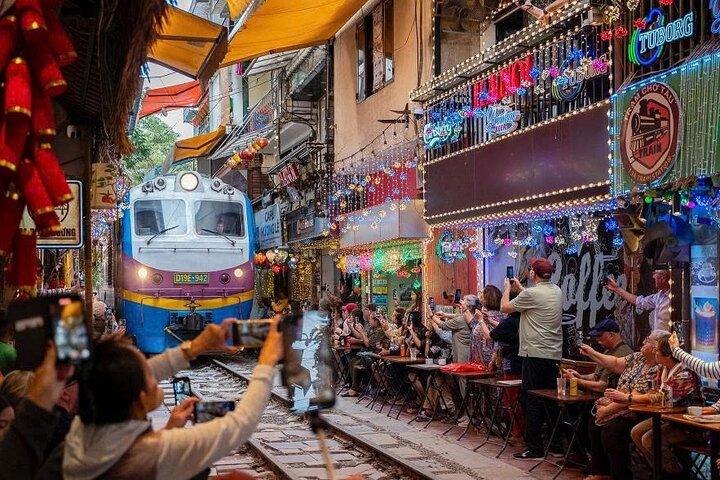 All-in Todo el día Hanoi : Pueblo de incienso, City Tour & Train Street