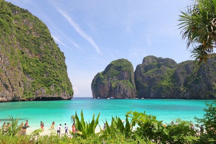 Phi Phi: Sunrise and Beat The Crowds Meio Dia de Speedboat