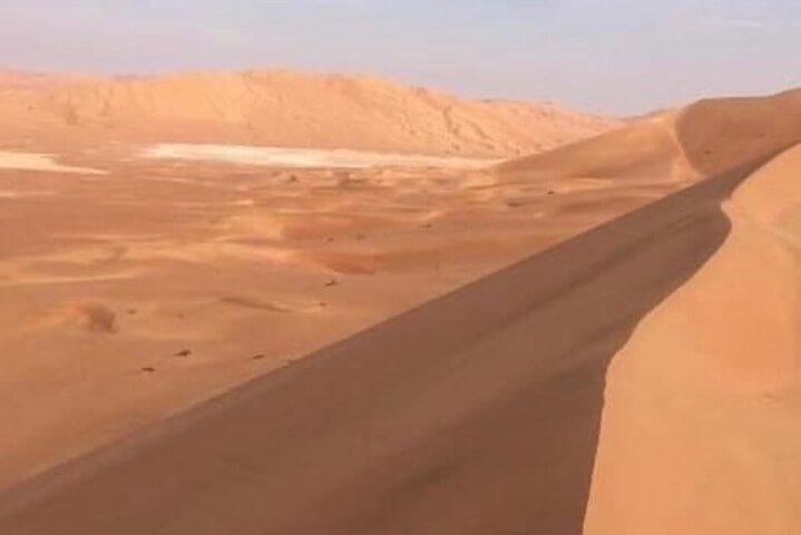 Safari dans le désert du Rub al-Khali avec un guide touristique germanophone.