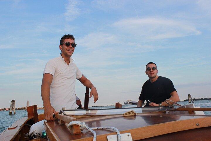 Explore Murano, Burano e Torcello em um bragozzo semiprivado