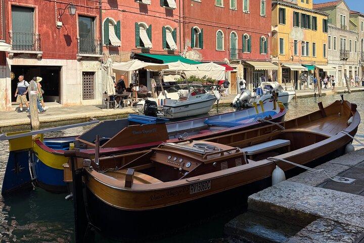 Explore Murano, Burano e Torcello em um bragozzo semiprivado