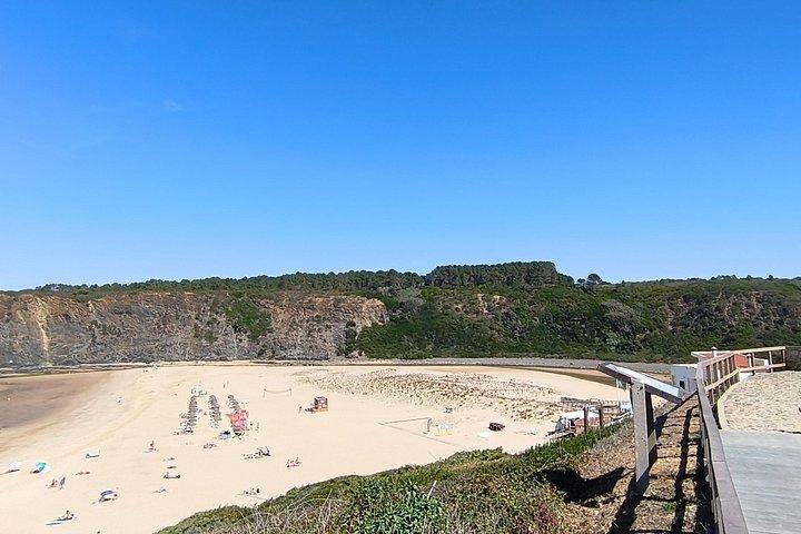リスボン発アルガルヴェ行きプライベートツアービセンティン海岸散策