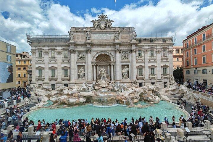 Privat Rom WOW Tour på 1 dag: Lyxbil, Guide, Tkts & Lunch!