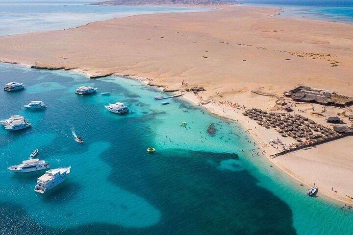 Hula Hula Island havtur med vandsport og frokost - Hurghada