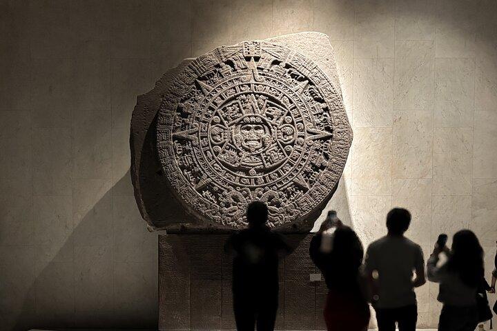 Antropologiska museet och Chapultepec slott med specialister