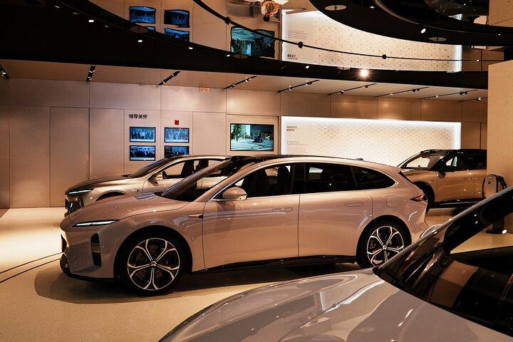 Shanghai Tech Tour: Driverless Car Ride & Humanoid Robots besøg