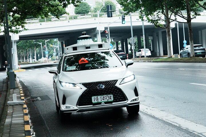 Shanghai Tech Tour: Driverless Car Ride & Humanoid Robots besøg