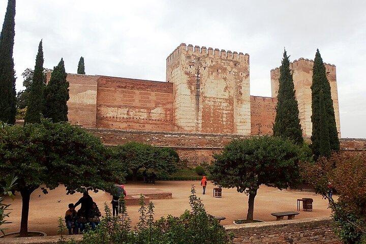 Tour a pie por la Alhambra