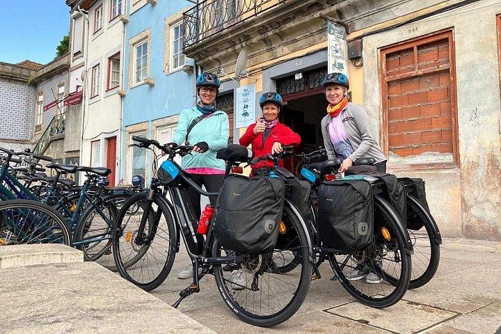 サンティアゴ巡礼路の電動自転車レンタル