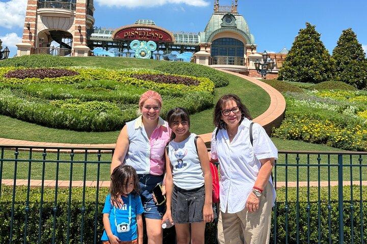 Shanghai Disneyland Private Day Trip