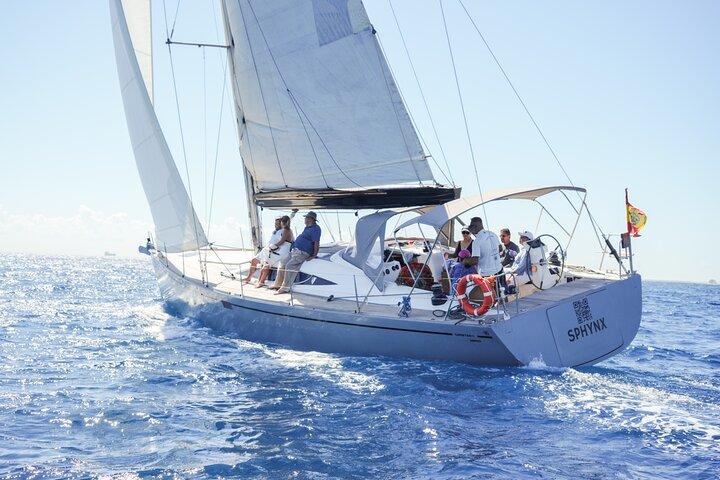 Barcelona Luxus Yacht Kreuzfahrt – Tag oder Sonnenuntergang, Open Bar & Snacks