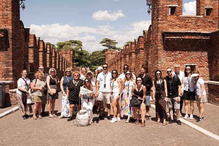 From Milan: Verona, Sirmione and Lake Garda Tour with Boat Cruise