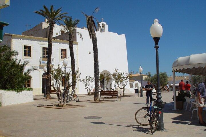 Excursion d'une journée à Formentera au départ d'Ibiza en bus