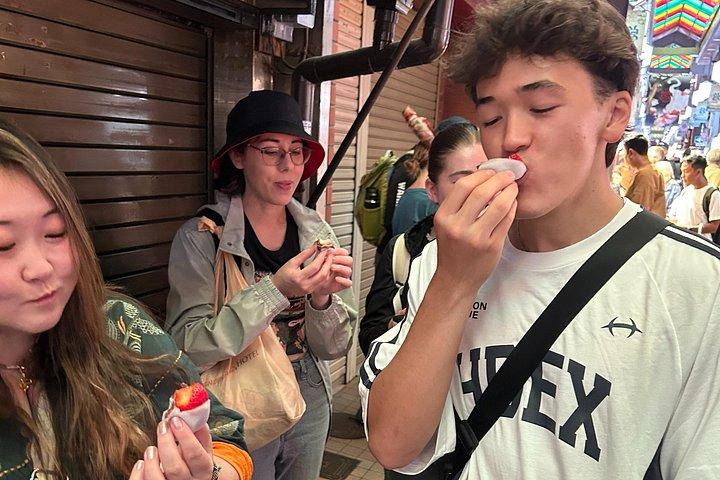 和牛と餅＆もっと秘密の10の味を味わう京都フードツアー