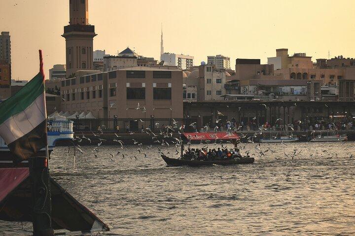 Tour della città di mezza giornata di Dubai con moschea, Creek, giro in Abra e souk
