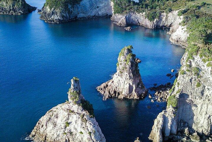 Cathedral Cove & Hot Water Beach mit Mittagessen ab Auckland