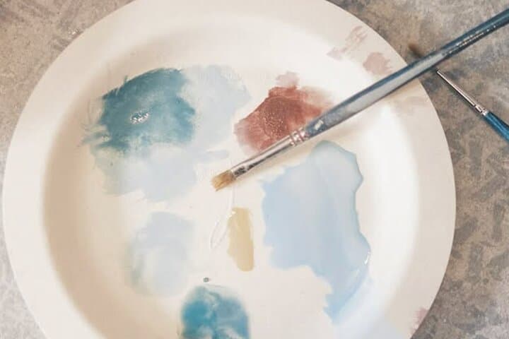 Ceramic Painting Workshop in Milan Studio with Local Artist