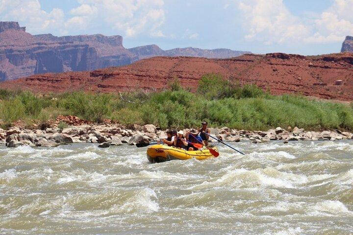 Moab Rivertrippers ~ Halve dag Rafting Castle Valley/Visserstorens