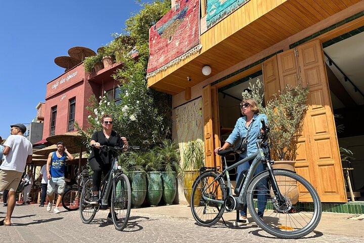 Besök Marrakech med elcykel, Medina, souker och monument