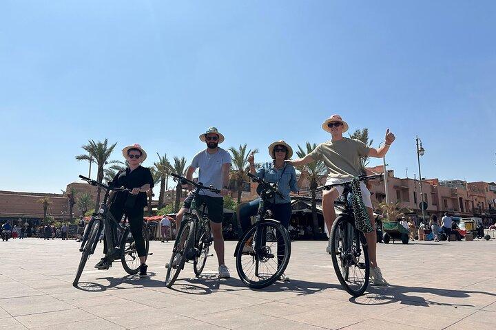 Besök Marrakech med elcykel, Medina, souker och monument