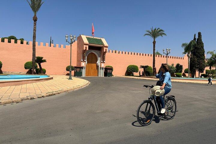 Besök Marrakech med elcykel, Medina, souker och monument