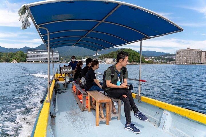 Visita a la granja de ostras del santuario de Itsukushima