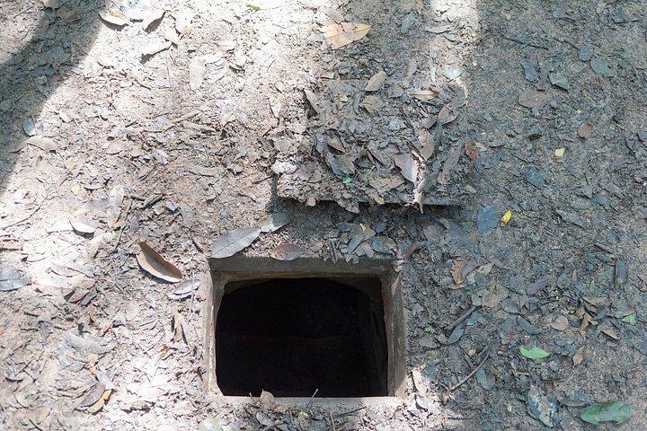 プライベートツアー：Cu Chi Tunnels - Cao Dai Temples Day Tour