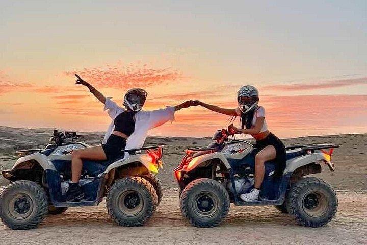 Agafay ørken tur fra Marrakech Quad middag og kamel ridning