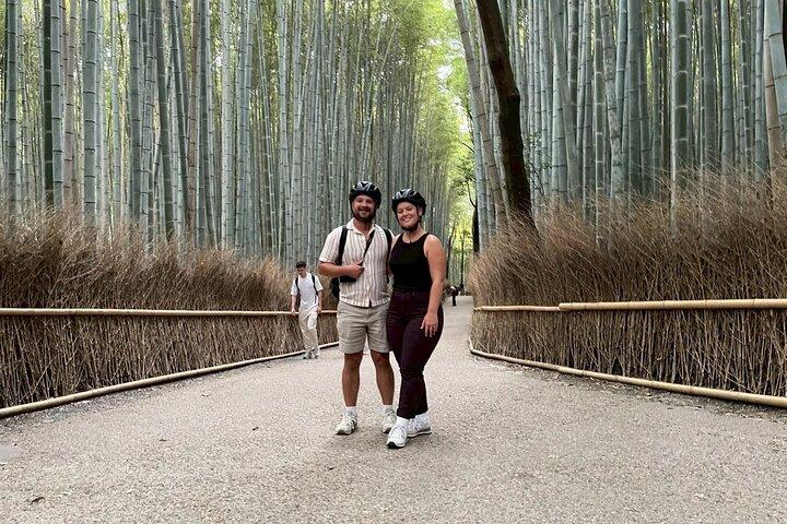 ONLY YOU IN THE Bamboo Forest! 地元の人と4時間のE-bikeツアー
