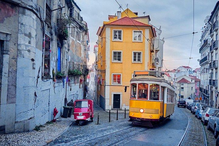 Porto to Lisbon Private Transfer with 2hours Optional Sightseeing