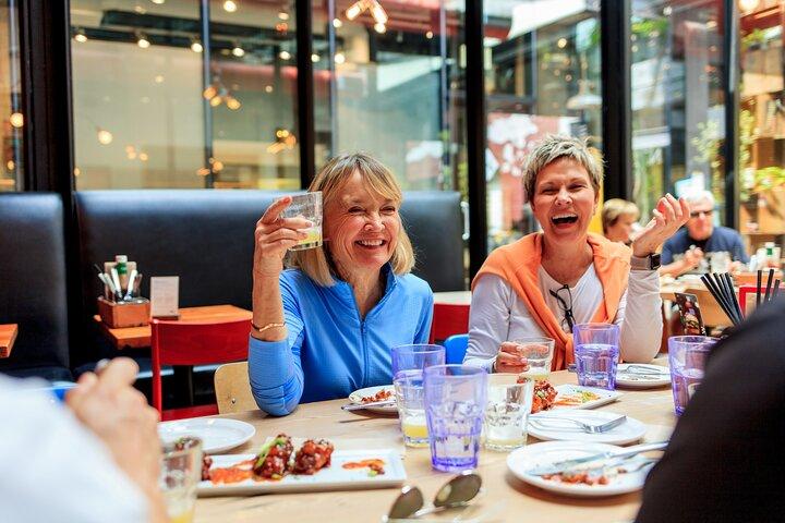 Vancouver: Gastown Food Tour with 6 Authentic Local Food Tastings