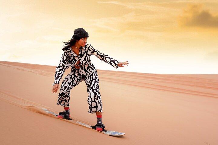 Dubai Desert Safari - Premium-Grillabendessen, Kamelreiten & Shows
