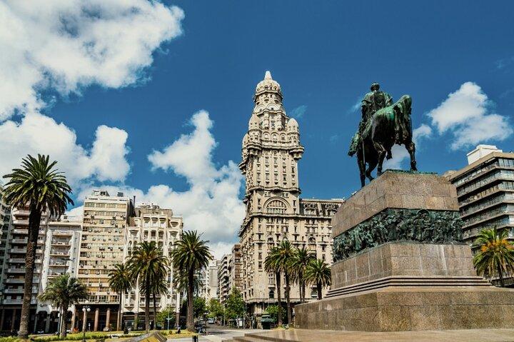 Halbtägige regelmäßige Stadtrundfahrt in Montevideo