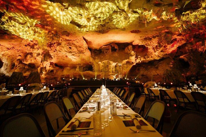 Hot Springs, cavernas escondidas e lendas em Halong