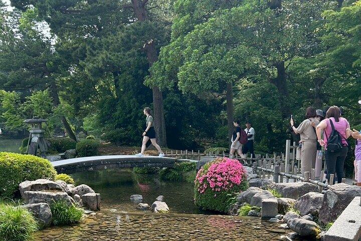 兼六園と金沢城散策ツアー