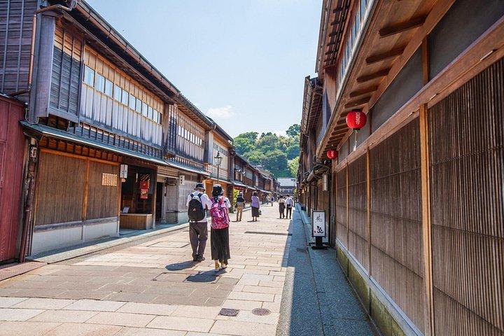 金沢近江町市場と東茶屋フードツアー