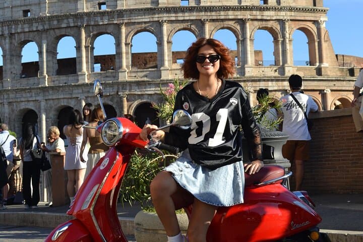 Rome Private Vespa Tour Pick-up from Hotel