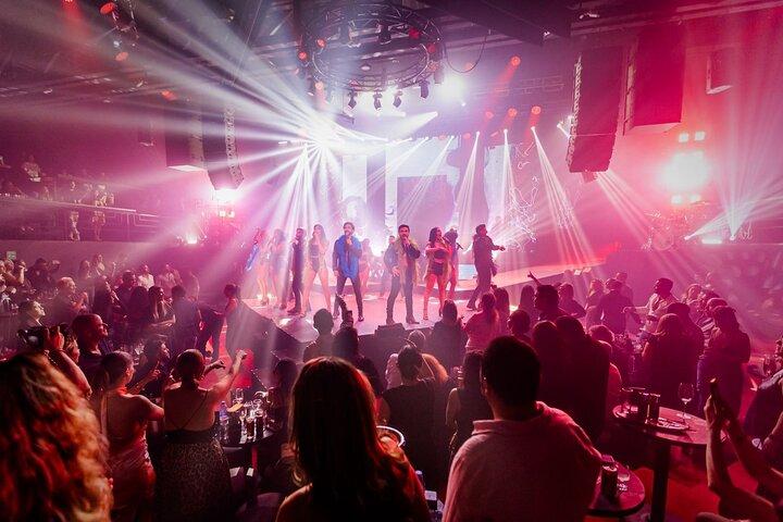 Cancún Nightlife: Show ao Vivo da Loucura Mexicana