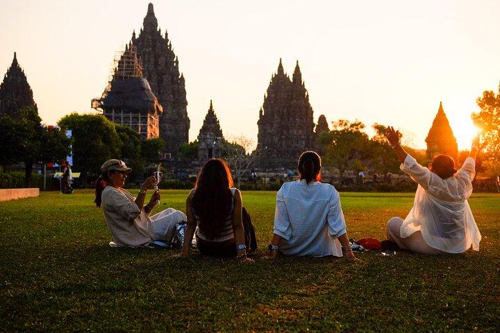 Prambanan Temple Sunset y Ramayana Ballet Todo en Tour Privado