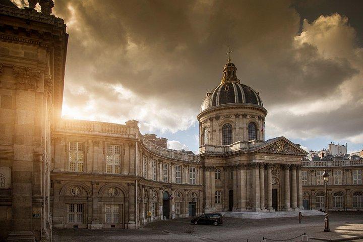 Paris Landmarks Unveiled: A City Walk at Your Pace