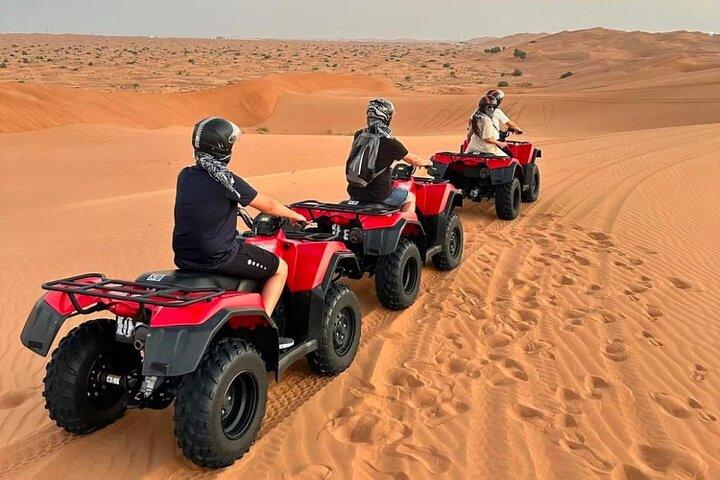 Doha : Quad Bike Desert Safari サンドボード＆ラクダ乗り付き
