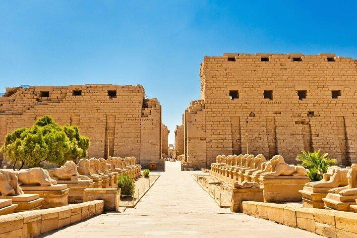 Privater ganztägiger Ausflug von Hurghada mit Deutschem Fortgeschrittener
