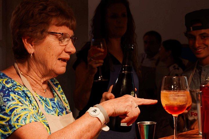 Barcelona: Cocktail-Making Class With a Mixologist