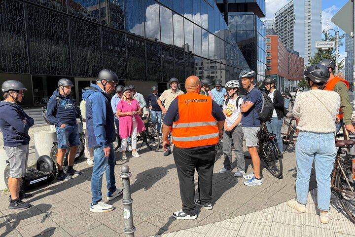 ベルリン市内中心部を巡る2.5時間のセグウェイツアー