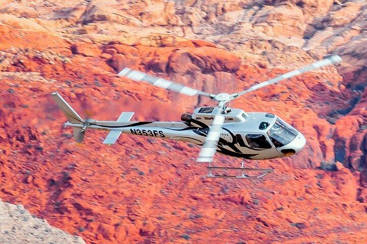 Tour aéreo en helicóptero por Red Rock Canyon en Las Vegas