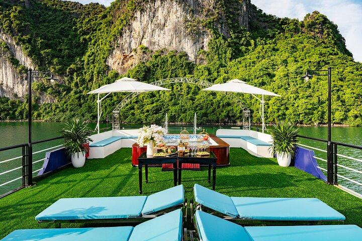SONATA Halong 5 - Crucero de un día de estrellas, Buffet, Cueva, Kayak, Natación