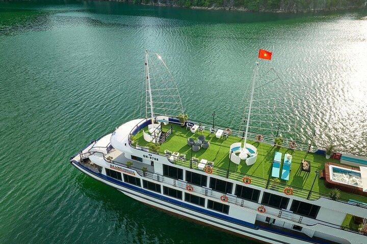 SONATA Halong 5 - Crucero de un día de estrellas, Buffet, Cueva, Kayak, Natación