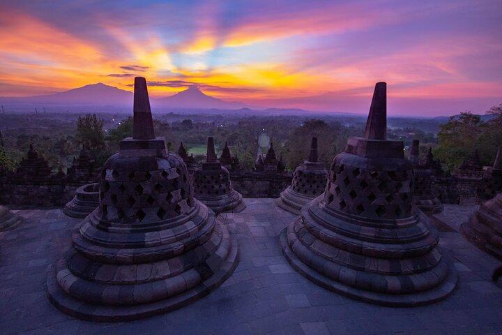 Borobudur Sunrise On Temple Structure Guided Tour With Breakfast